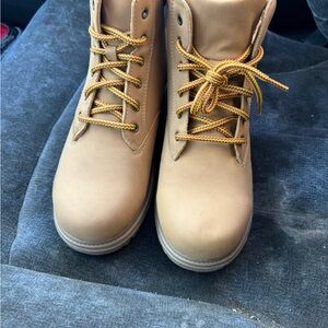 Wonder Nation Tucker Boots-Wheat -Size 5  UNISEX